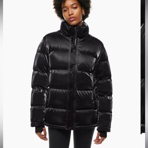 Super puff liquid shine black XS mid length